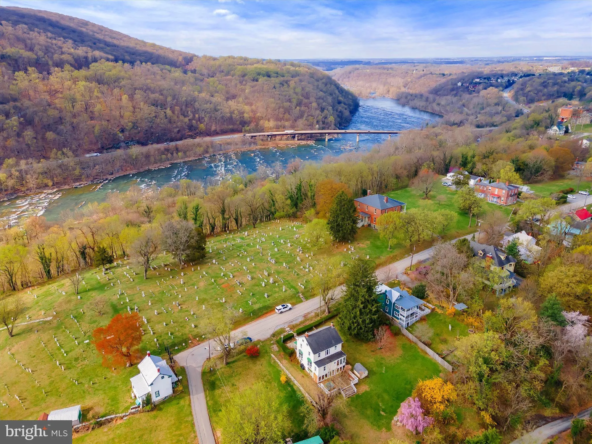 316 Filmore St, Harpers Ferry, WV 25425-9