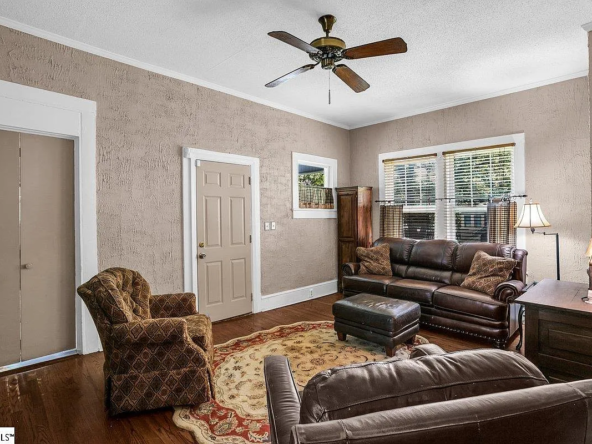 406 N Main St, Fountain Inn, SC 29644-14