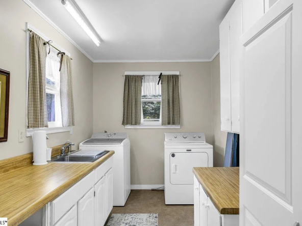 406 N Main St, Fountain Inn, SC 29644-16