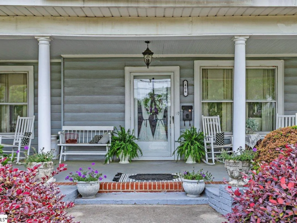 406 N Main St, Fountain Inn, SC 29644-2