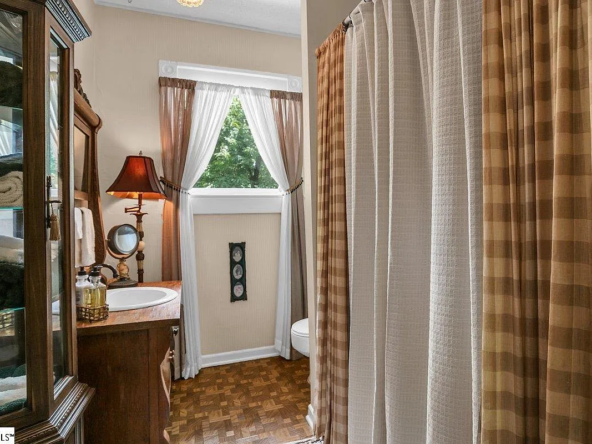 406 N Main St, Fountain Inn, SC 29644-21