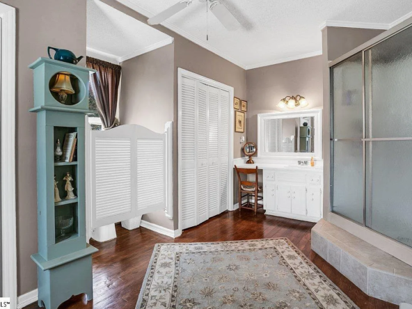 406 N Main St, Fountain Inn, SC 29644-26