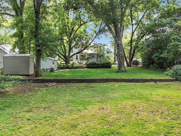 406 N Main St, Fountain Inn, SC 29644-29
