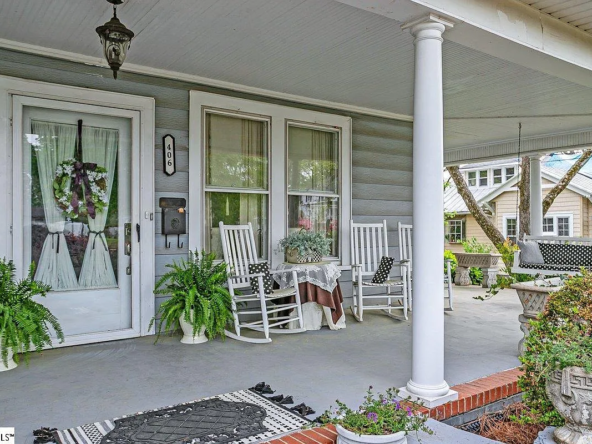 406 N Main St, Fountain Inn, SC 29644-3