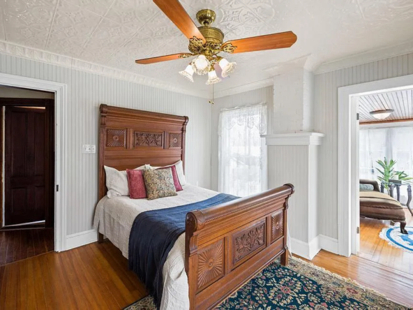 430 Montauk Hwy, East Moriches, NY 11940-23