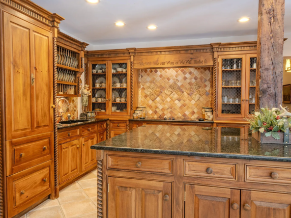 48 Old Searsport Avenue, Belfast, ME 04915-10