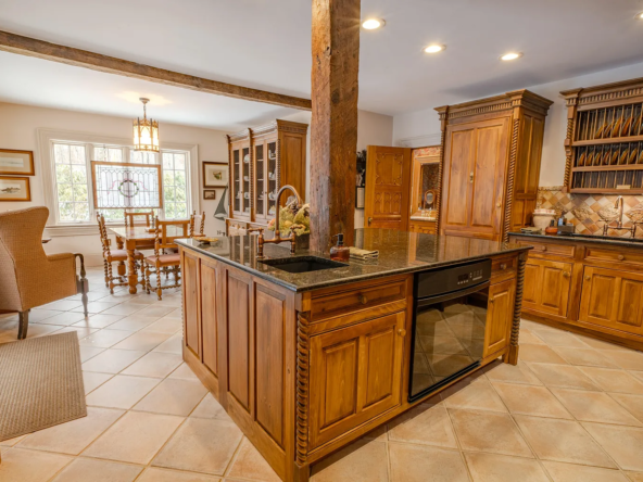 48 Old Searsport Avenue, Belfast, ME 04915-11
