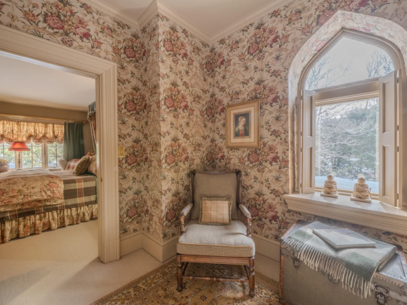 48 Old Searsport Avenue, Belfast, ME 04915-22
