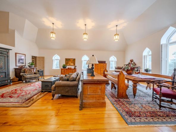 48 Old Searsport Avenue, Belfast, ME 04915-26