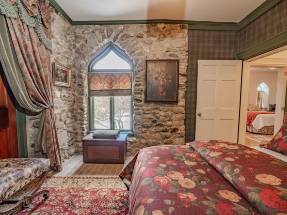 48 Old Searsport Avenue, Belfast, ME 04915-28