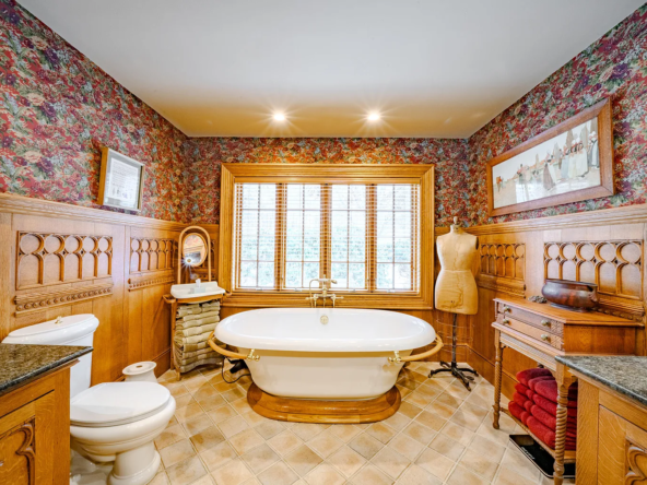 48 Old Searsport Avenue, Belfast, ME 04915-4