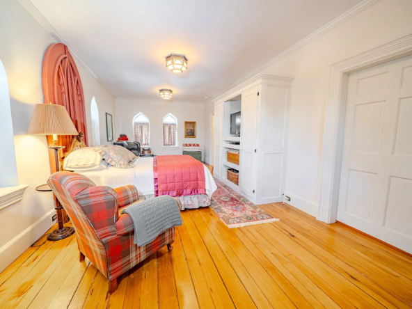 48 Old Searsport Avenue, Belfast, ME 04915-6