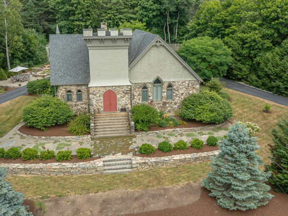 48 Old Searsport Avenue, Belfast, ME 04915-8
