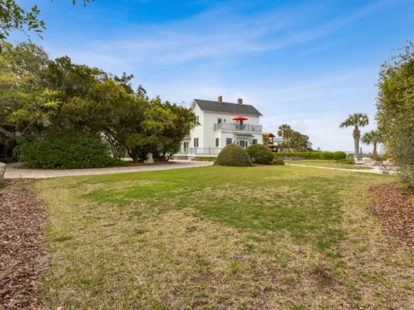 5-web-or-mls-106 Carver St E (60 of 62)