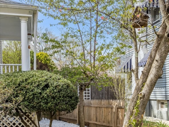 51-Side Yard Bird House
