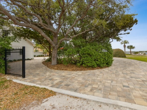 6-web-or-mls-106 Carver St E (61 of 62)