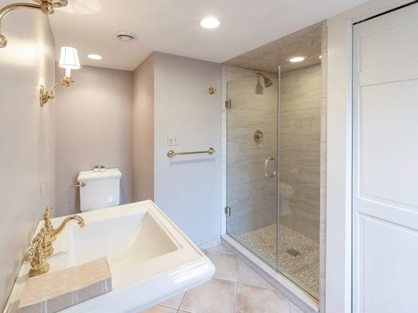 61 W Central St, Natick, MA 01760-17