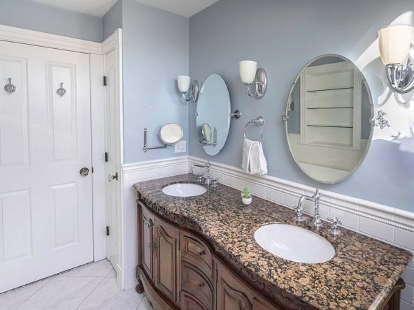 61 W Central St, Natick, MA 01760-26