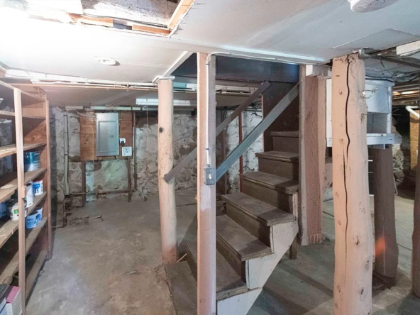 61 W Central St, Natick, MA 01760-30