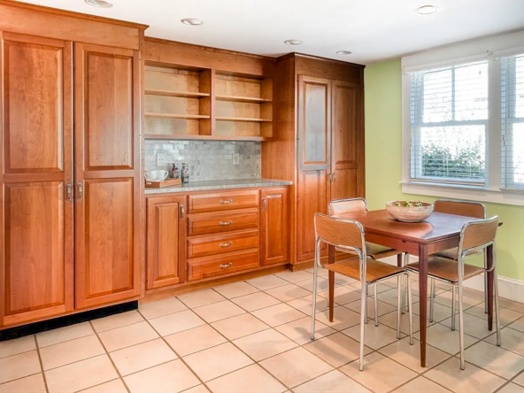 61 W Central St, Natick, MA 01760-8