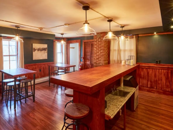 722 Main Street, Bennington, Bennington County, Vermont, 05201,-6