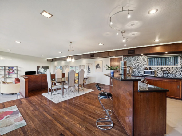 7919 Glenview Dr, Houston, TX 77061-10
