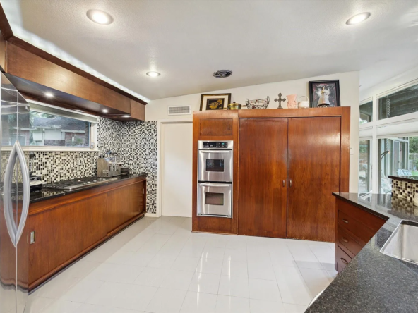 7919 Glenview Dr, Houston, TX 77061-13