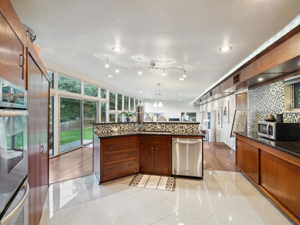 7919 Glenview Dr, Houston, TX 77061-14