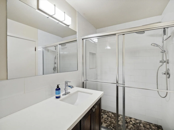 7919 Glenview Dr, Houston, TX 77061-22