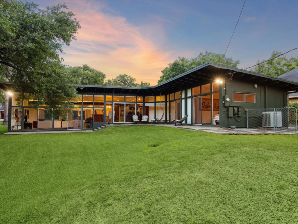 7919 Glenview Dr, Houston, TX 77061-27