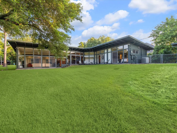 7919 Glenview Dr, Houston, TX 77061-32