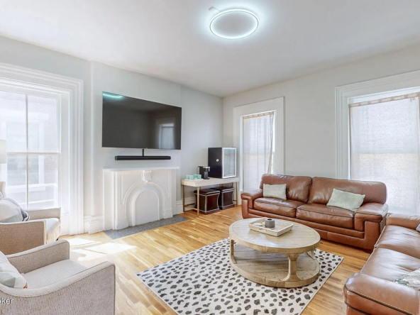 1031 S 4th St, Louisville, KY 40203-30