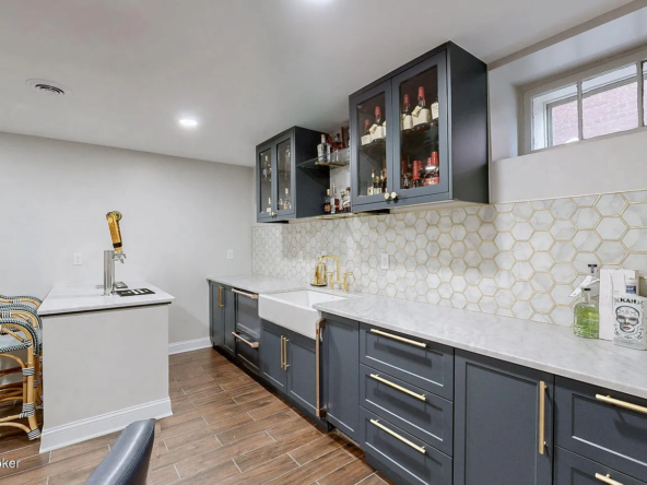 1031 S 4th St, Louisville, KY 40203-33