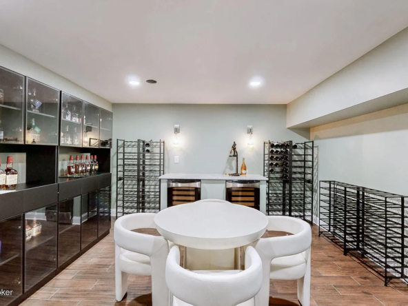 1031 S 4th St, Louisville, KY 40203-34