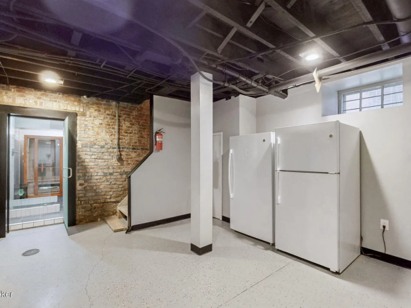 1031 S 4th St, Louisville, KY 40203-36