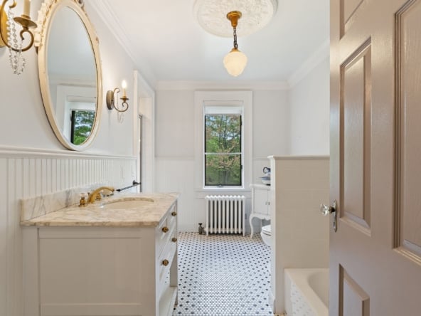 1104Rte9W-Hall Bath