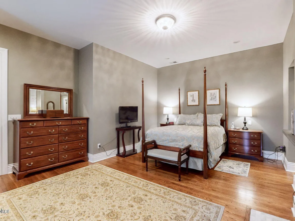1232 S 6th St, Louisville, KY 40203-36