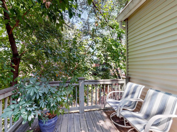 1232 S 6th St, Louisville, KY 40203-38