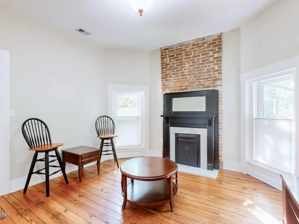 1232 S 6th St, Louisville, KY 40203-53