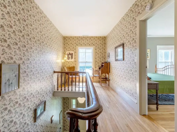 152 Bonnet Street, Manchester, VT 05255-25