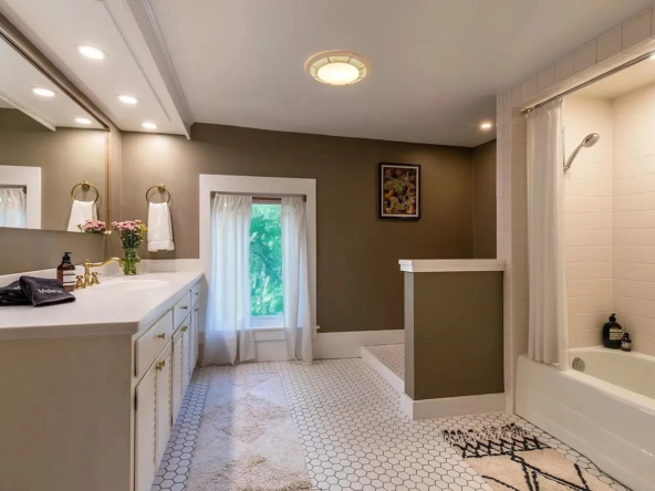 152 Bonnet Street, Manchester, VT 05255-32