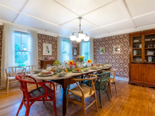 152 Bonnet Street, Manchester, VT 05255-5