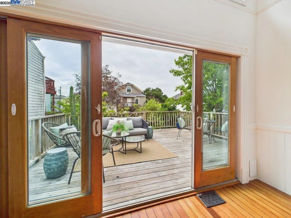 1835 Myrtle St, Oakland, CA 94607-18