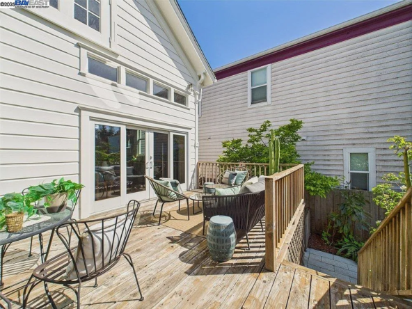 1835 Myrtle St, Oakland, CA 94607-21