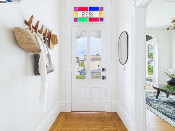 1835 Myrtle St, Oakland, CA 94607-3