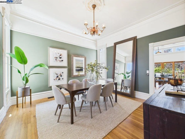 1835 Myrtle St, Oakland, CA 94607-9