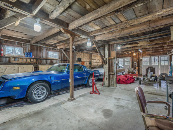 204 E Burr Oak St, Centreville, MI 49032-23