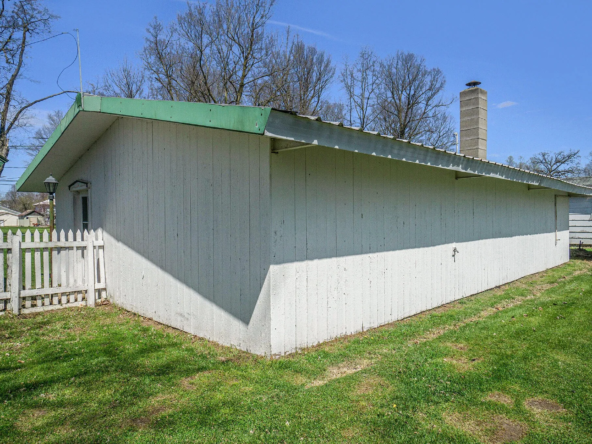 204 E Burr Oak St, Centreville, MI 49032-24