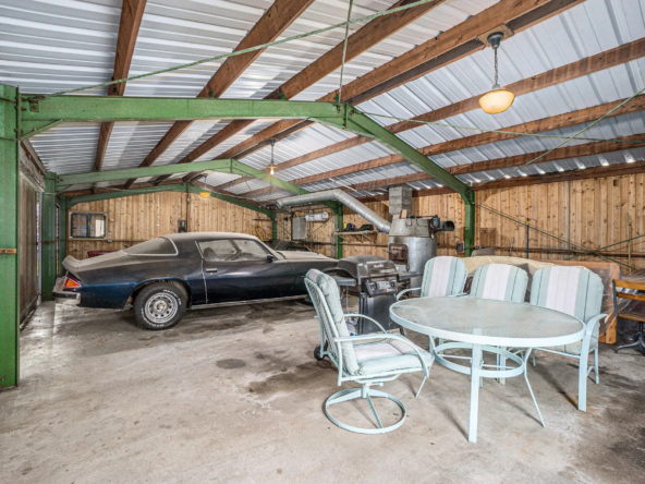 204 E Burr Oak St, Centreville, MI 49032-25