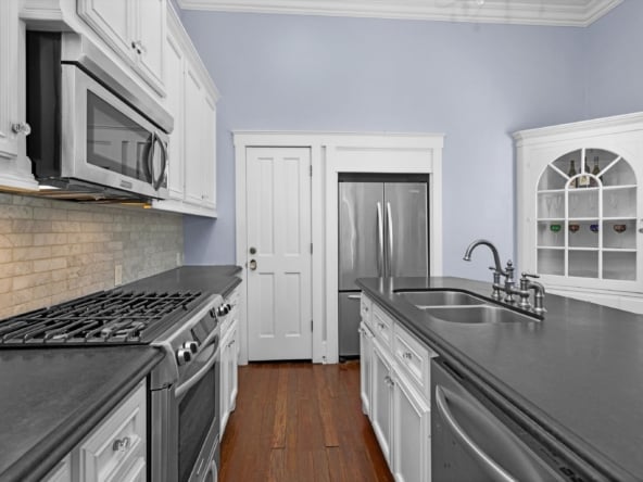 24-415 Houston St-024